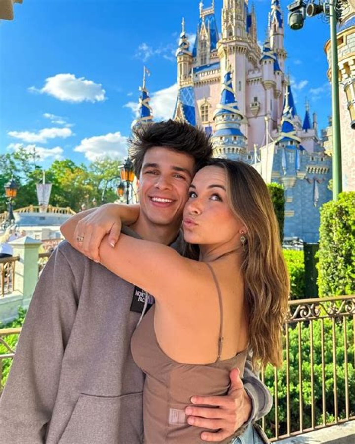 Alex Pierson Biography, Age, Height, Husband, Net Worth, Family