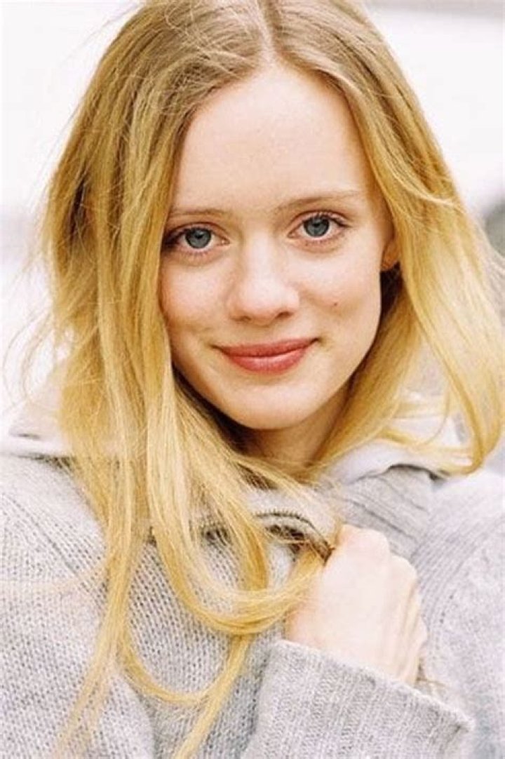 Anne Kanis Biography, Age, Height, Husband, Net Worth, Family