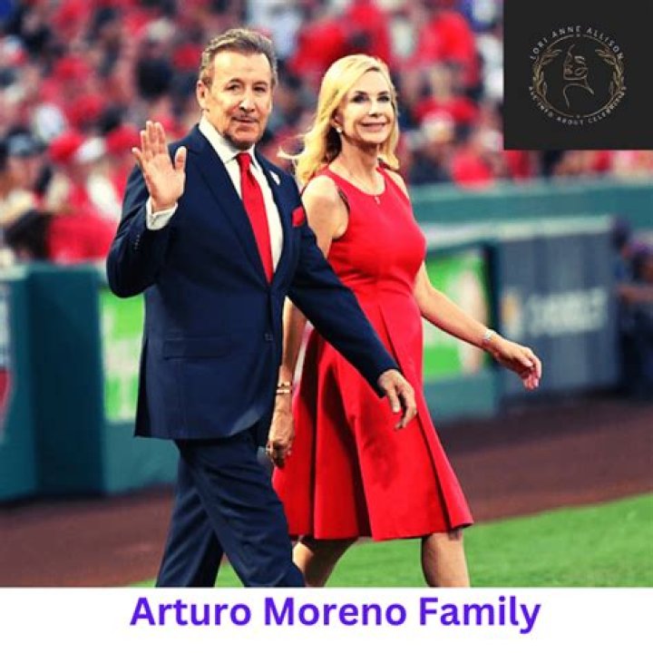 Arturo Moreno (cartoonist) Biography, Age, Height, Wife, Net Worth and Family