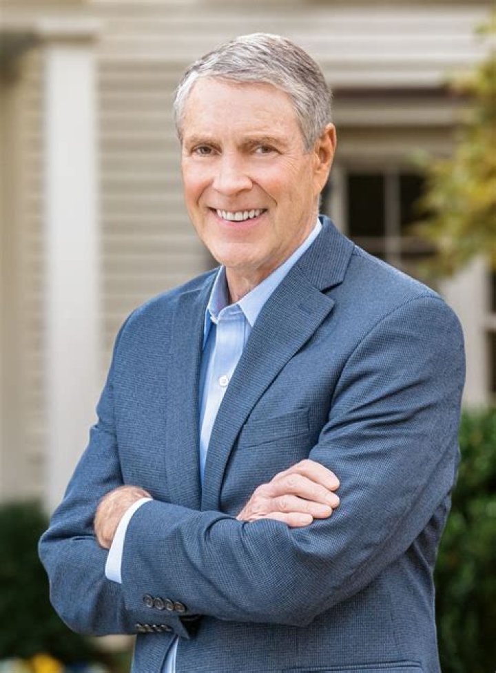 Bill Frist Biography, Age, Height, Wife, Net Worth, Family