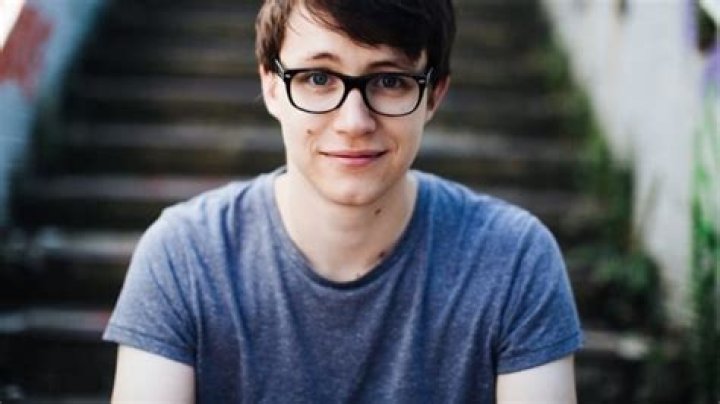 Charlie McDonnell Biography, Age, Height, Wife, Net Worth, Family