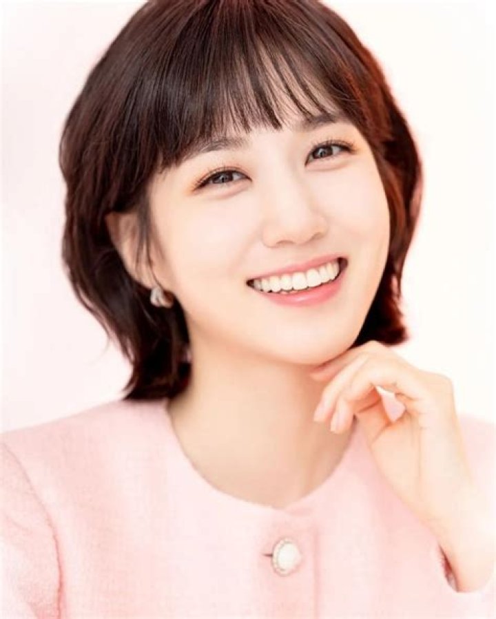 Cho Joo-bin Biography, Age, Height, Wife, Net Worth, Family