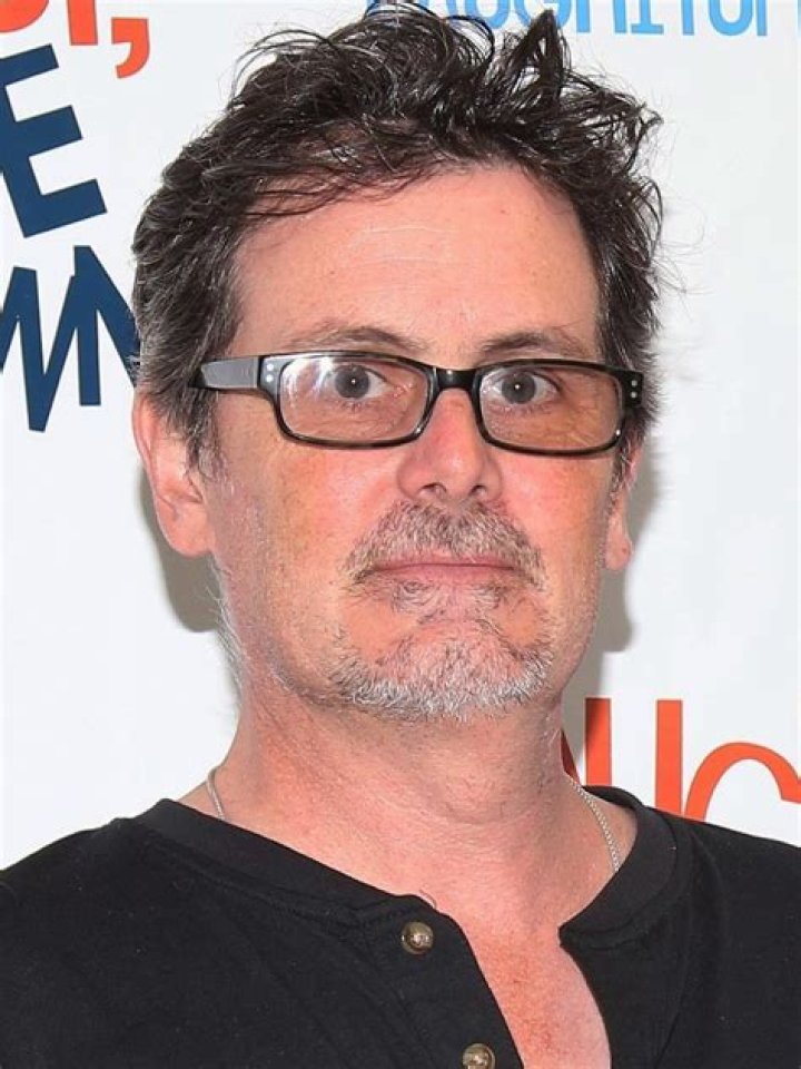 Chris Eigeman biografía, edad, altura, esposo, net worth, familia