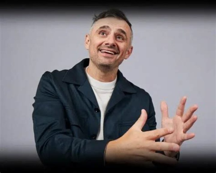 Gary Vaynerchuk Biography, Age, Height, Wife, Net Worth, Family