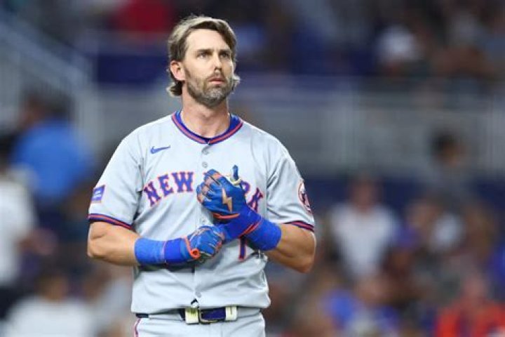 Jeff McNeil biografía, edad, altura, esposo, net worth, familia