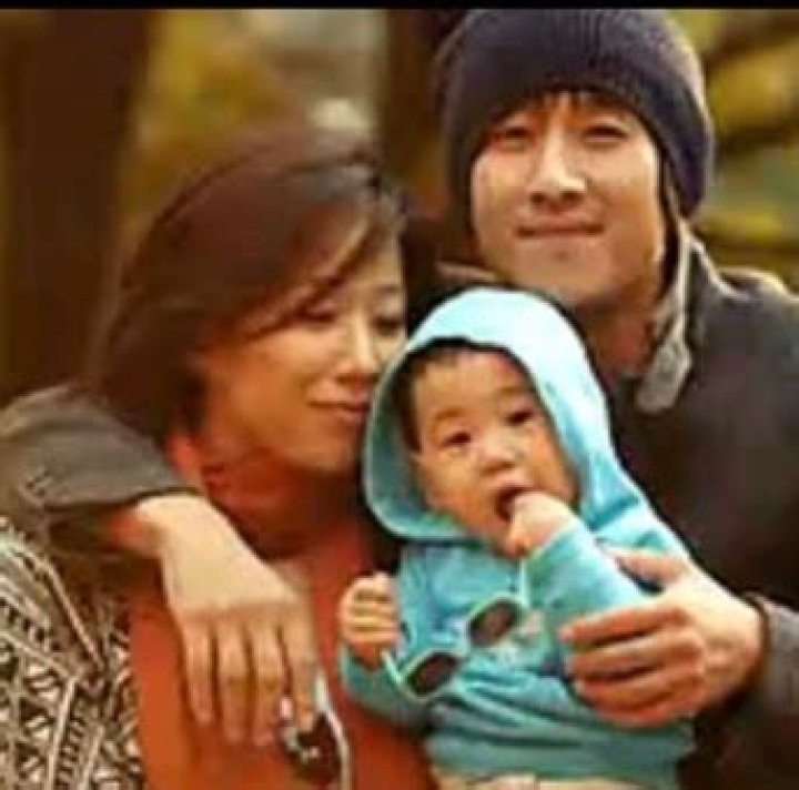 Lee Sun-kyun Biography, Age, Height, Wife, Net Worth, Family