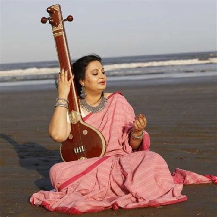 Meeta Pandit Biography, Age, Height, Husband, Net Worth, Family