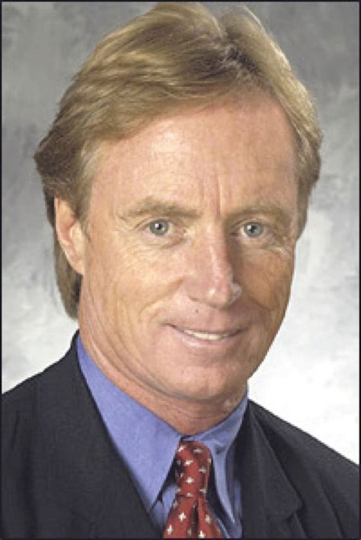 Mike Barnett (ice hockey) Biography, Age, Height, Wife, Net Worth and Family