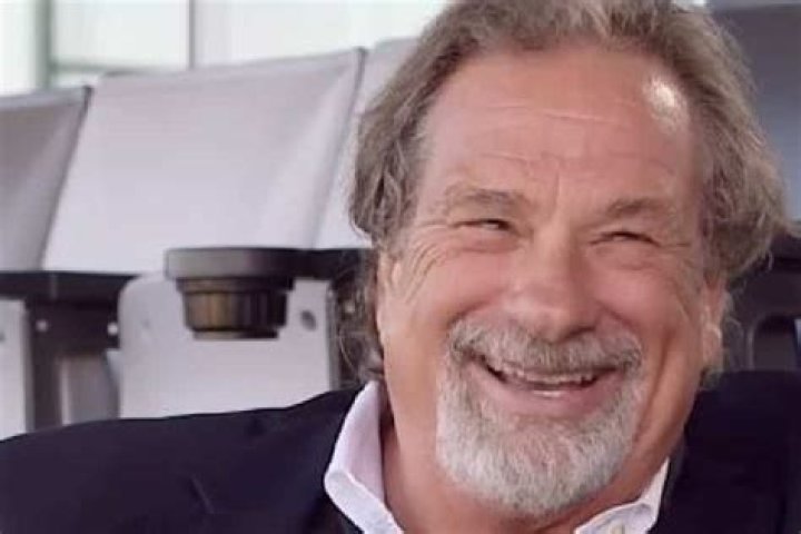 Mike Veeck Biography, Age, Height, Wife, Net Worth, Family