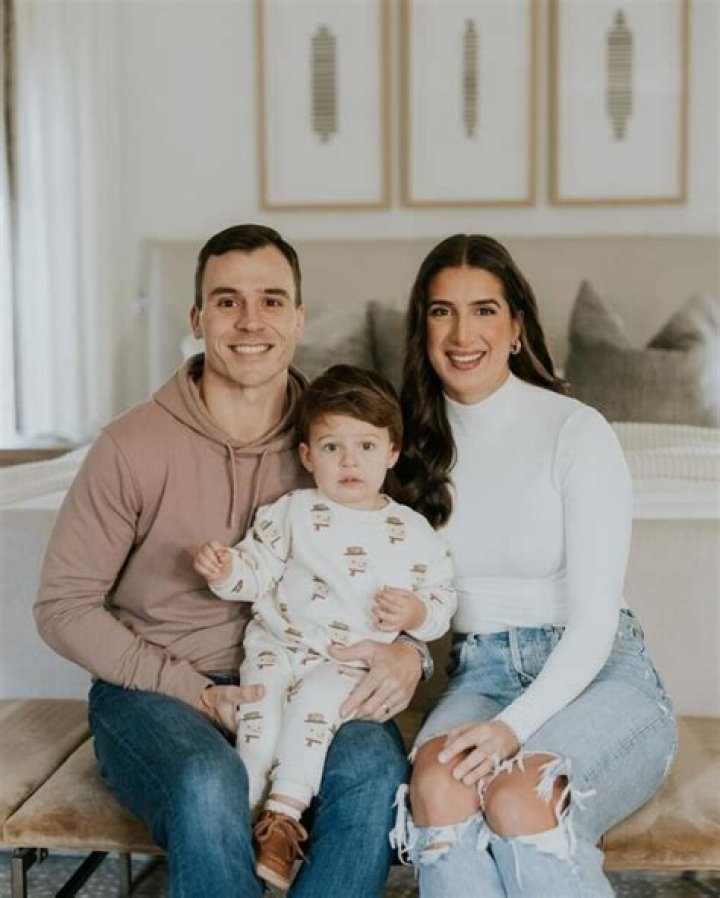 Mo Martin Biography, Age, Height, Husband, Net Worth, Family