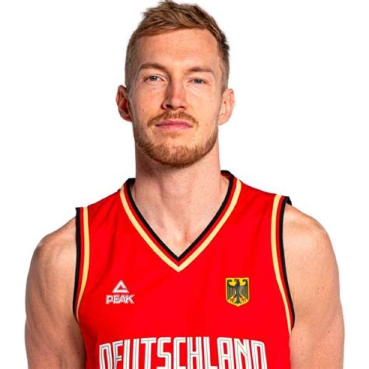 Niels Giffey Biography, Age, Height, Wife, Net Worth, Family