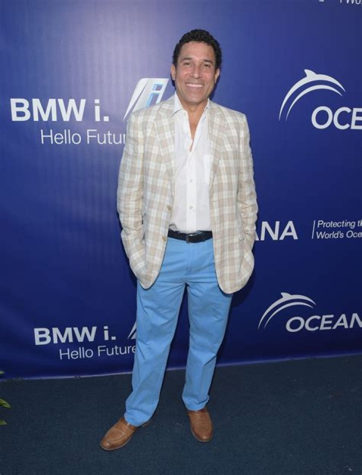Oscar Nunez Biography, Age, Height, Wife, Net Worth, Family