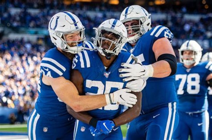 Quenton Nelson Biography, Age, Height, Wife, Net Worth, Family