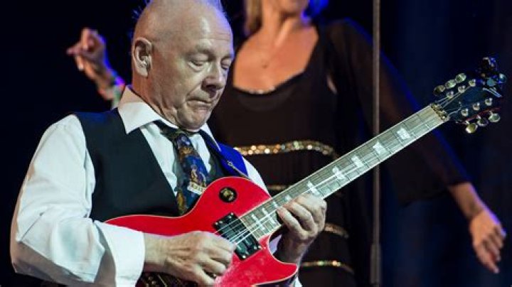 Robert Fripp Biography, Age, Height, Wife, Net Worth, Family