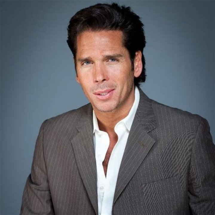 Roberto Palazuelos biografía, edad, altura, esposo, net worth, familia