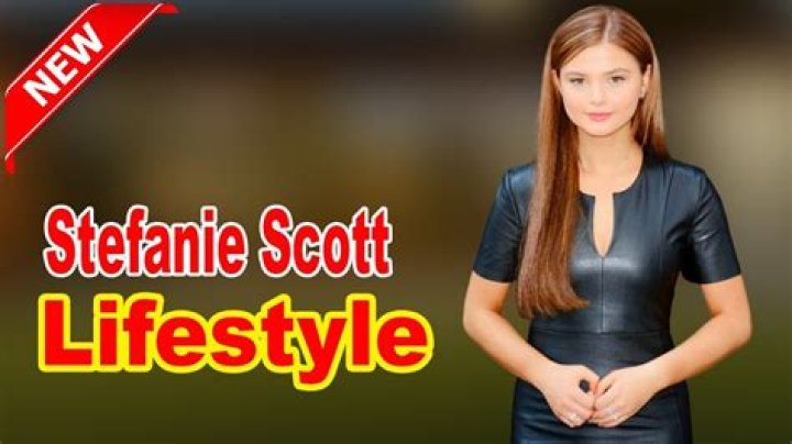 Stefanie Scott Biography, Age, Height, Husband, Net Worth, Family