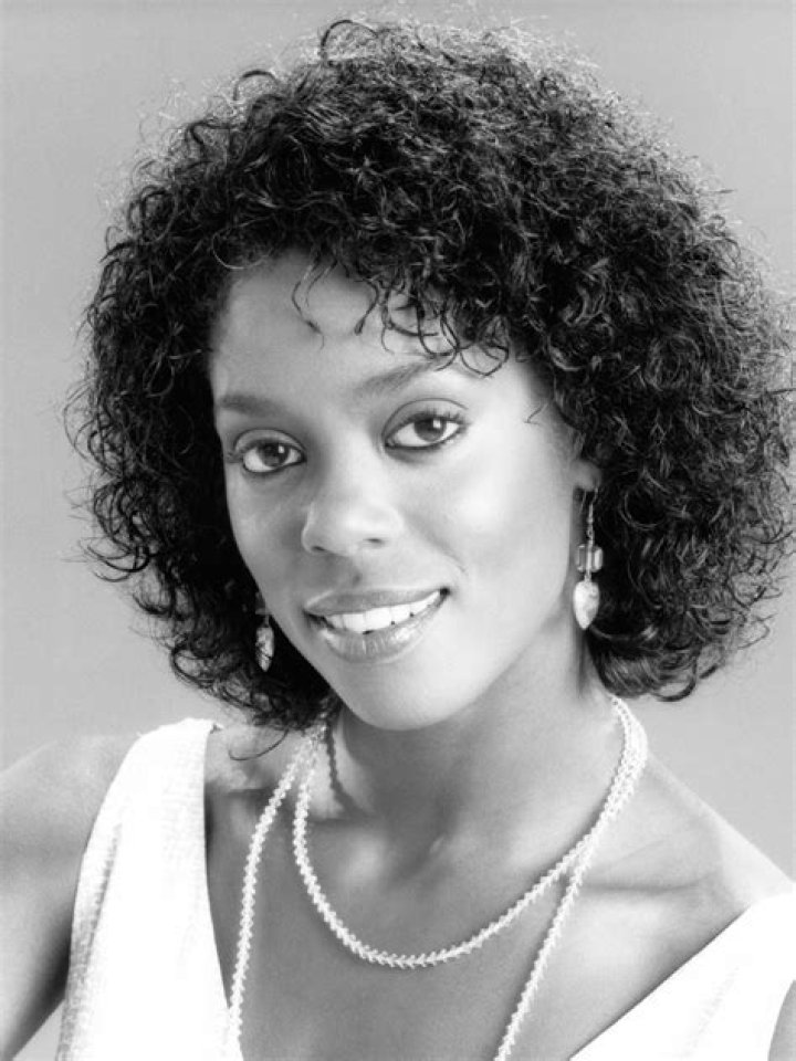 Stephanie E. Williams Biography, Age, Height, Husband, Net Worth, Family