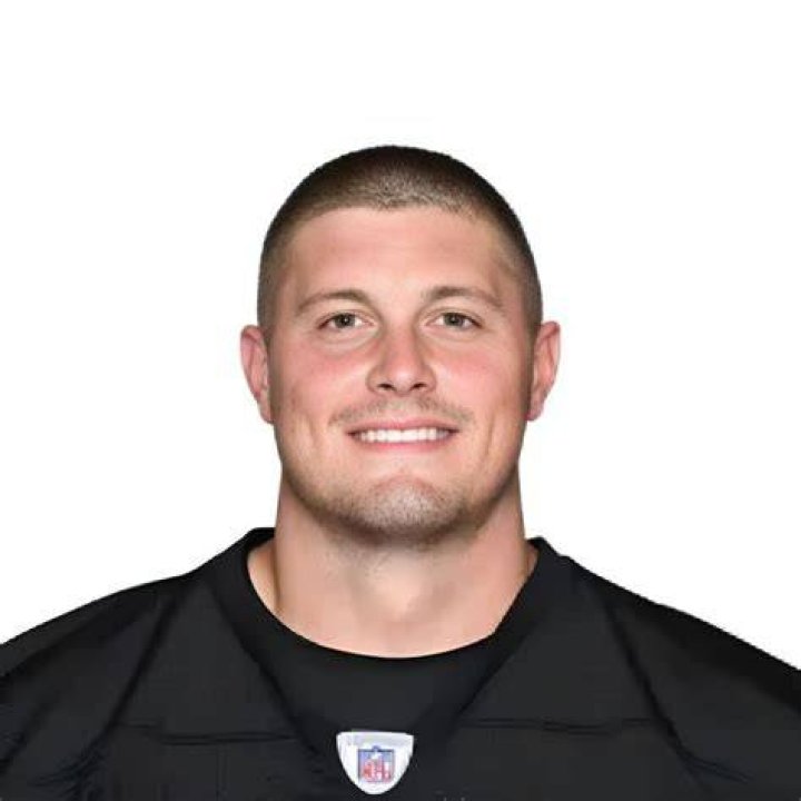 Zach Gentry Biography, Age, Height, Wife, Net Worth, Family